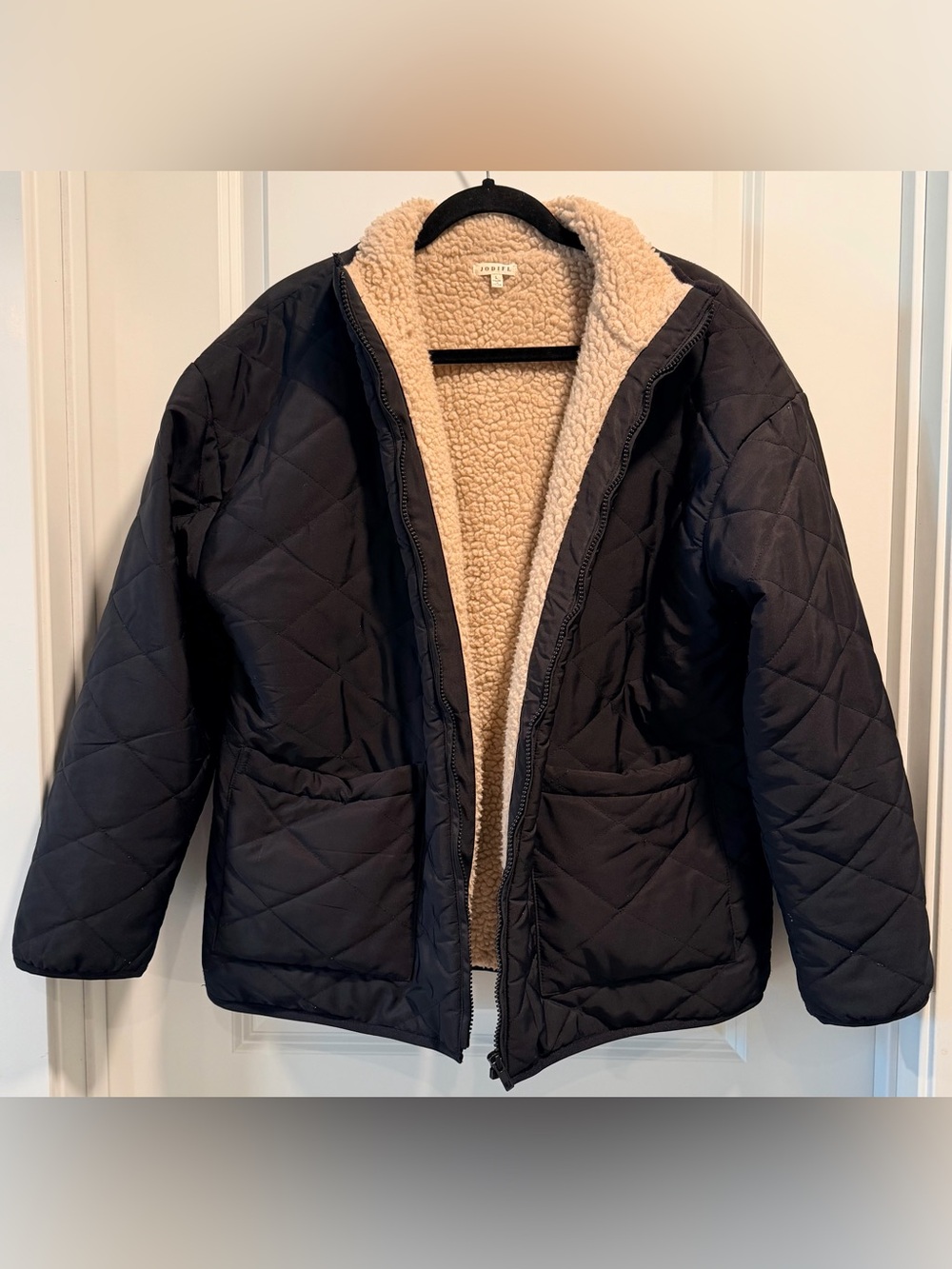 JODIFL Women’s Black Quilted Puffer Jacket with Cream Sherpa Lining Size L